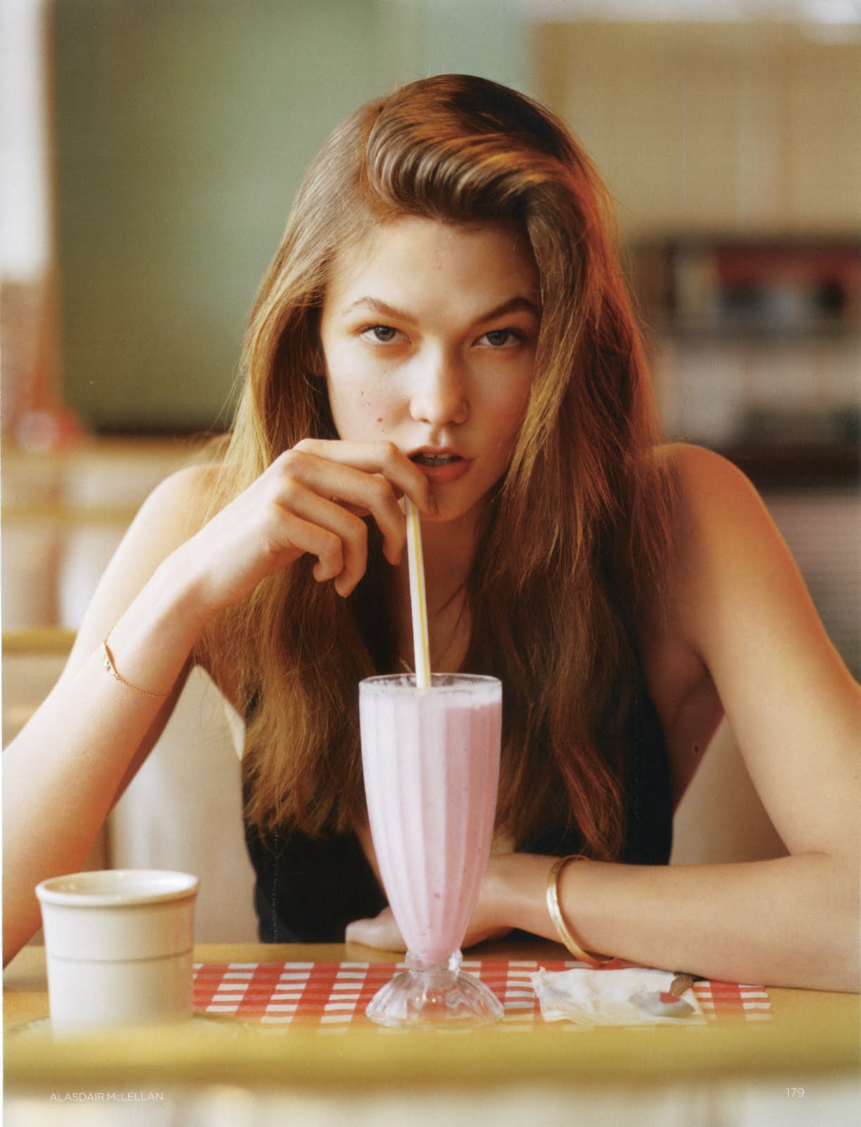 http://www.theplace.ru/archive/karlie_kloss/img/8-69.jpg