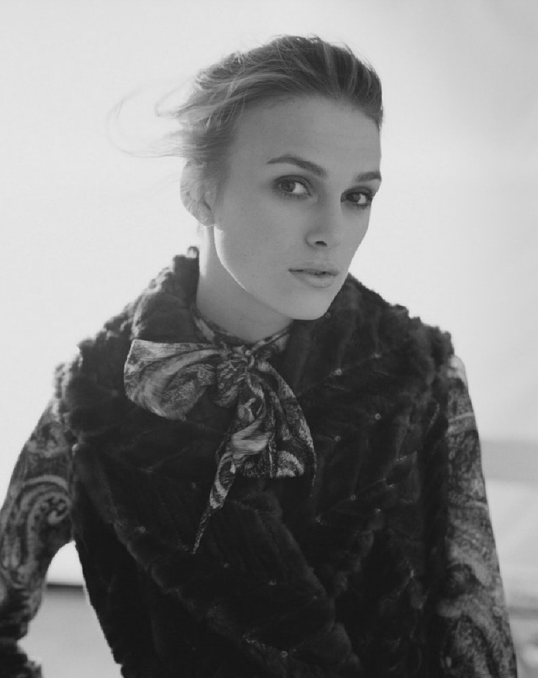 http://www.theplace.ru/archive/keira_knightley/img/set007014.jpg