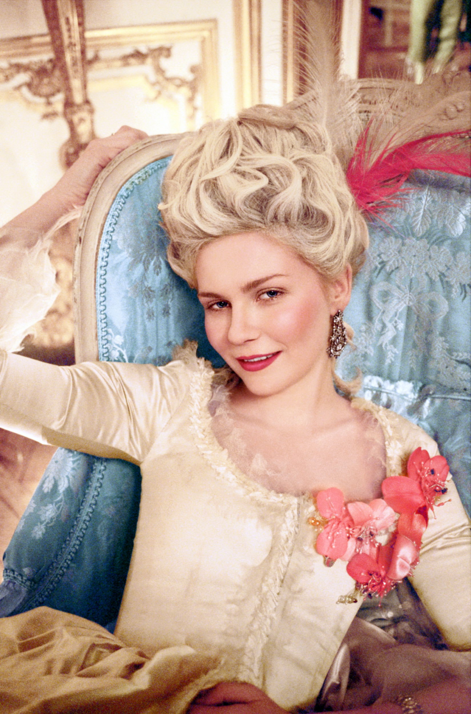 http://www.theplace.ru/archive/kirsten_dunst/img/41-7.jpg