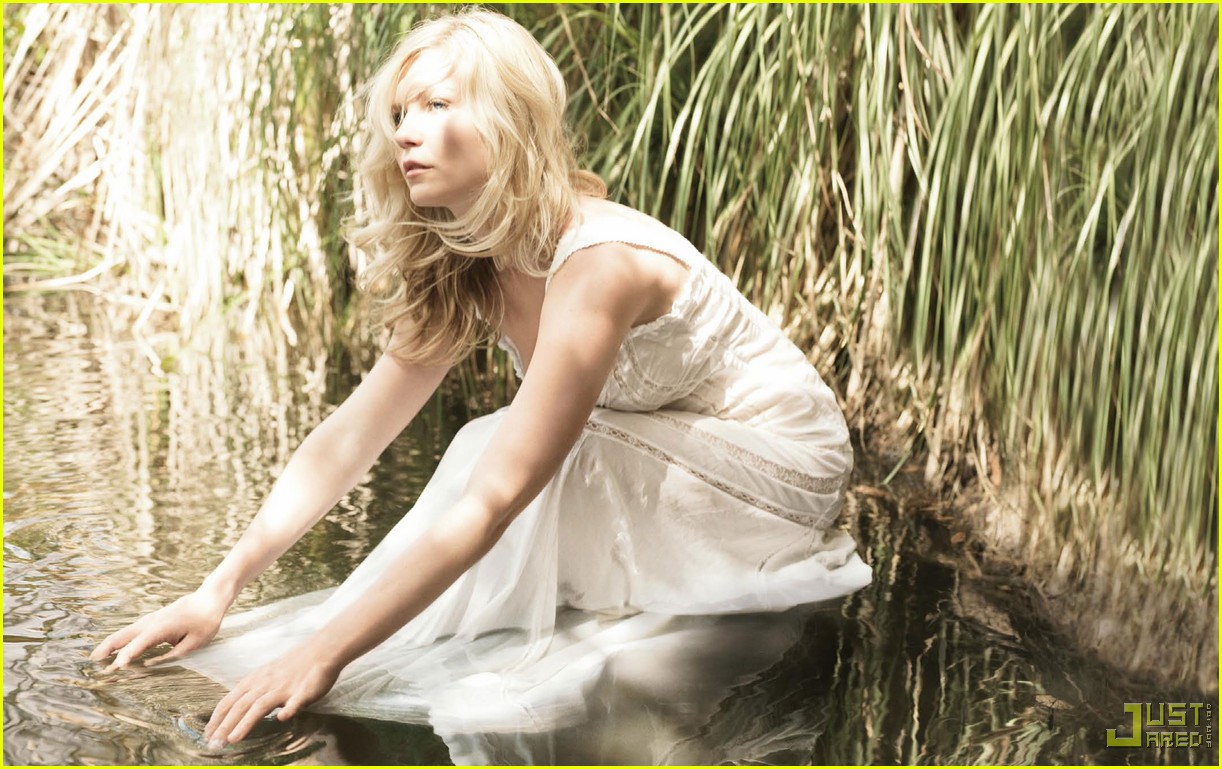 http://www.theplace.ru/archive/kirsten_dunst/img/kirsten_dunst_allure-1.jpg