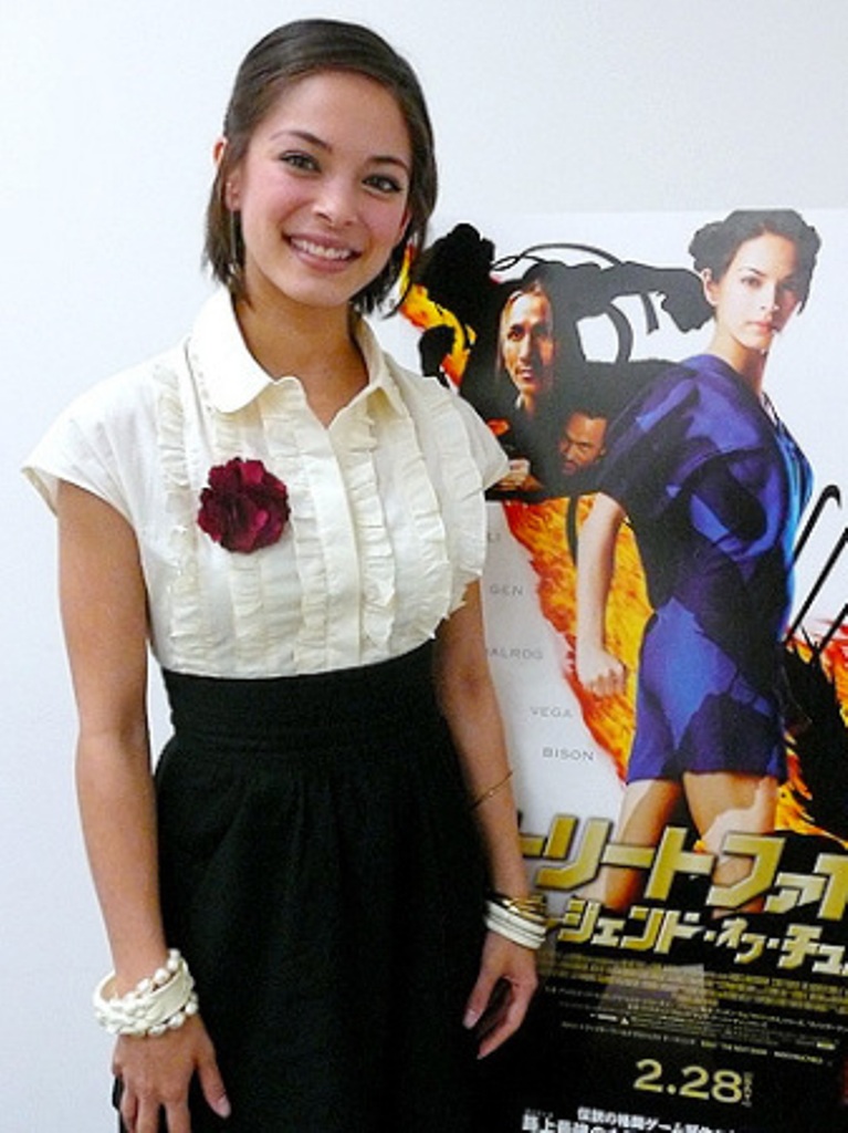 http://www.theplace.ru/archive/kristin_kreuk/img/sf_pj2_012.jpg