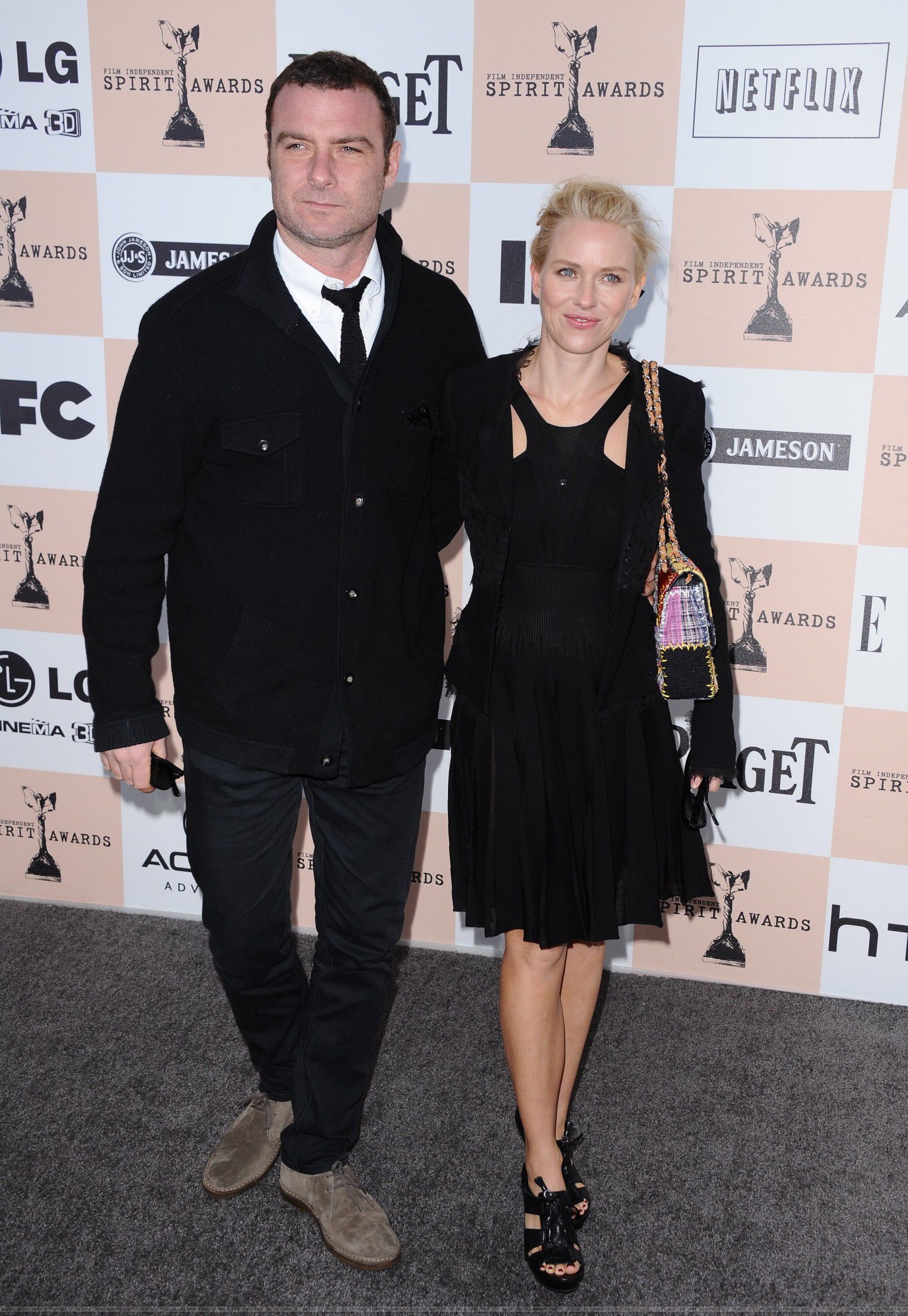 http://www.theplace.ru/archive/liev_schreiber/img/5(28).jpg