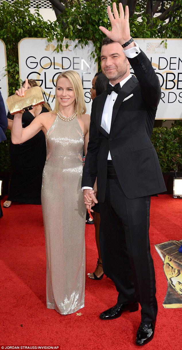 http://www.theplace.ru/archive/liev_schreiber/img/article_2541056_1a9adc7400000578_326_634x1219.jpg