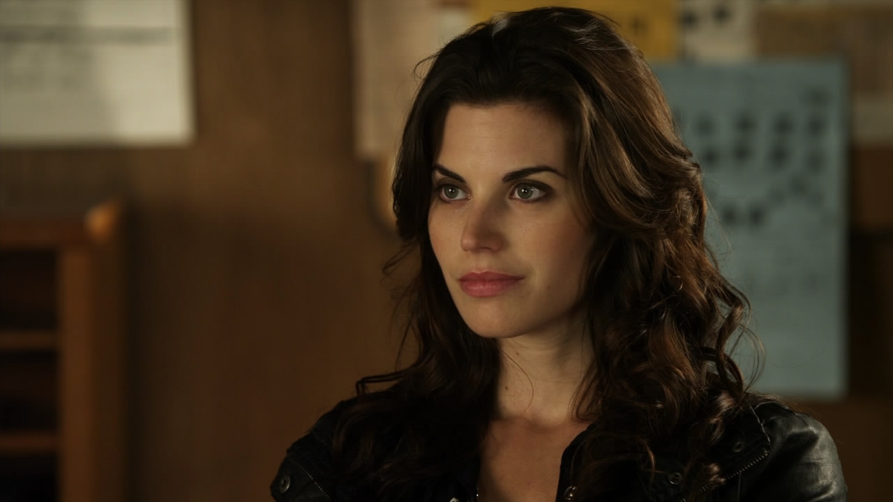 http://www.theplace.ru/archive/meghan_ory/img/tumblr_maltozlA1m1rb.jpg