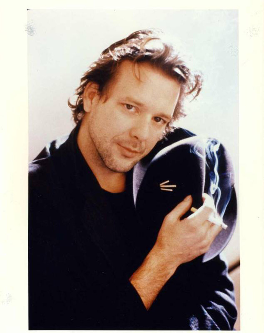 http://www.theplace.ru/archive/mickey_rourke/img/!B6QP,pwBGk~$(KGrHqE.jpg