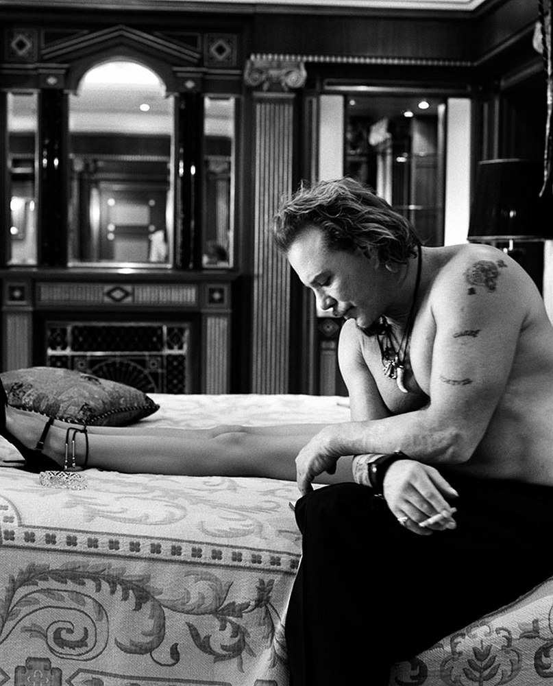 http://www.theplace.ru/archive/mickey_rourke/img/BA_2394_9.jpg