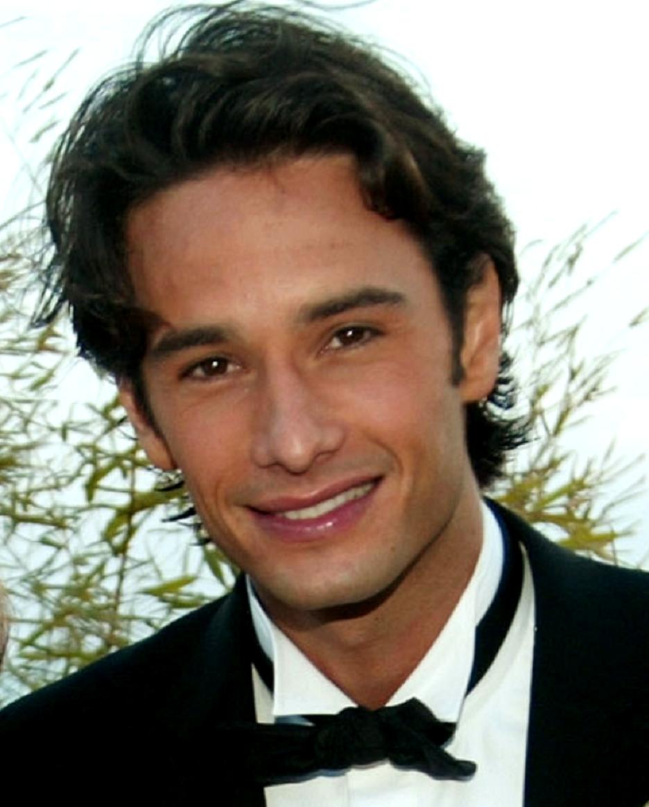http://www.theplace.ru/archive/rodrigo_santoro/img/9OUT20003531.jpg