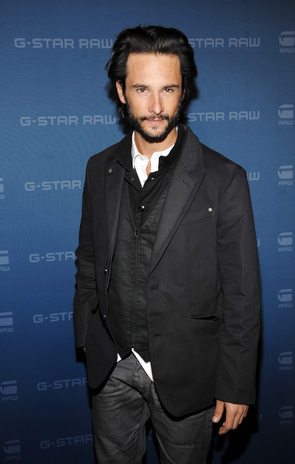 http://www.theplace.ru/archive/rodrigo_santoro/img/rodrigo_santoro.jpg
