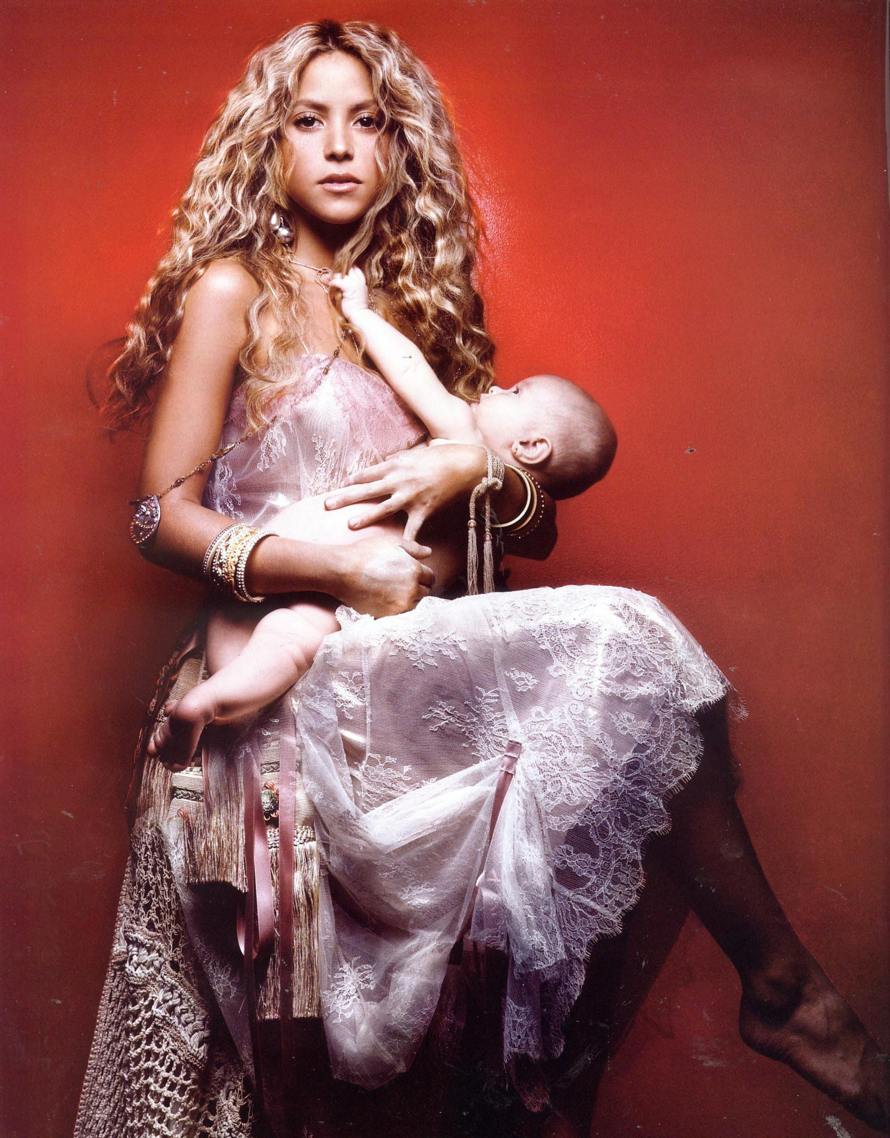 http://www.theplace.ru/archive/shakira_mebarak/img/01-1.jpg