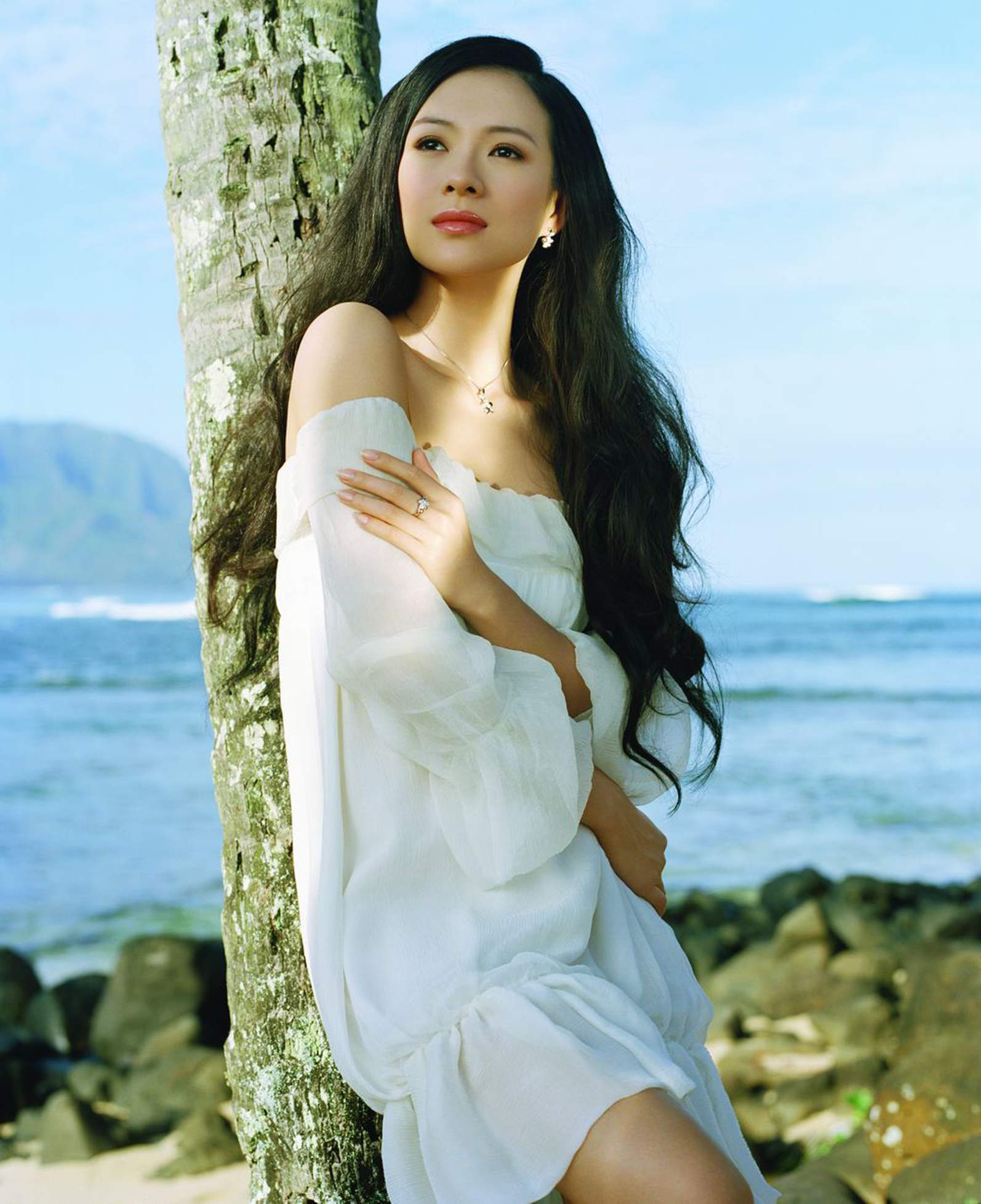 http://www.theplace.ru/archive/ziyi_zhang/img/platinum_zhang_ziyi_-11.jpg