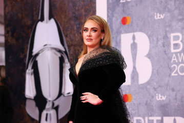 Adele - BRIT Awards in London 02/08/2022 фото №1336682