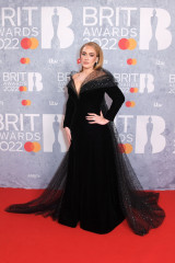 Adele - BRIT Awards in London 02/08/2022 фото №1336683
