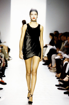 Adriana Lima ~ ISABEL TOLEDO FALL 1998 / WWD фото №1356928
