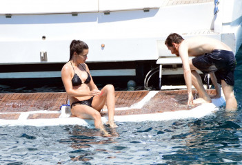 Adriana Lima in a Bikini on a Yacht in Bodrum, Turkey фото №981863