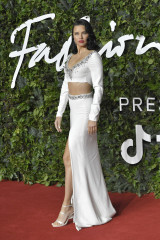 Adriana Lima-The Fashion Awards 2021 фото №1324848