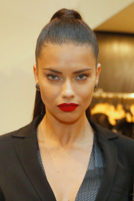 Adriana Lima фото №896476