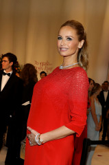 Adriana Karembeu – 70th Monaco Red Cross Ball Gala фото №1089104