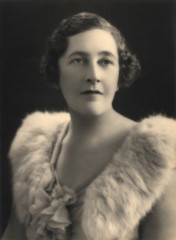 Agatha Christie фото