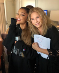 Ariana Grande - Barbra Streisand's Concert in Chicago 08/06/2019 фото №1207889