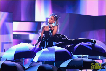 Ariana Grande - Billboard Music Awards in Las Vegas 05/20/2018 фото №1073546