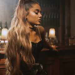 Ariana Grande - Music Video Breathin (2018) фото №1117629