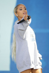 Ariana Grande – March For Our Lives Event in LA фото №1056709