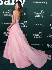 Alessandra Ambrosio at 2023 Baby2Baby Gala in West Hollywood 11/11/23 фото №1380665
