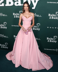 Alessandra Ambrosio at 2023 Baby2Baby Gala in West Hollywood 11/11/23 фото №1380663