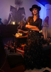 Alessandra Ambrosio – Dior Sauvage Party in Pioneertown фото №1061628