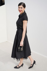 Alexandra Daddario-Dior Fashion Show in Paris фото №1339173
