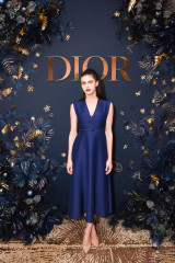 Alexandra Daddario-Dior Beauty Celebrates J’adore With Holiday Dinner фото №1328007