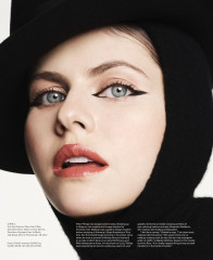 Alexandra Daddario for Elle Magazine Beauty Section, September 2024 фото №1401772