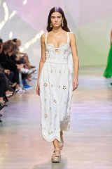 Alexandra Micu - Elie Saab Spring/Summer 2023 Fashion Show in Paris фото №1352331