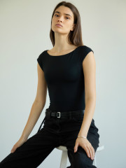 Alexandra Micu фото №1411833