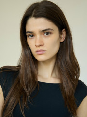 Alexandra Micu фото №1411837