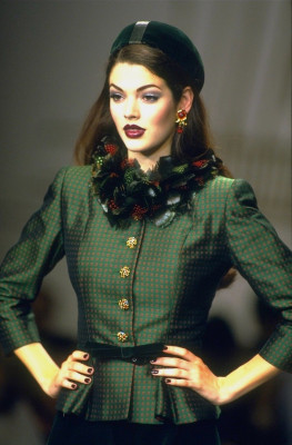 Alice Dodd ~ Torrente F/W 1995 Couture фото №1366616