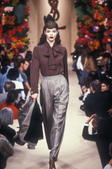 Alice Dodd ~ Yves Saint Laurent S/S 1995 Couture фото №1371193
