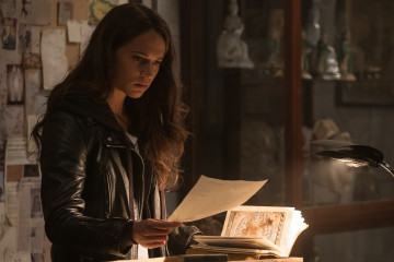 Alicia Vikander - Tomb Raider (2018) фото №1221036