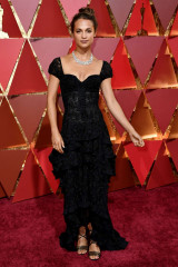 Alicia Vikander – 2017 Academy Awards in Hollywood фото №943783