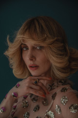 ALISON BRIE in Ladygunn Magazine, August/September 2019 фото №1211283