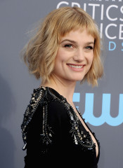 Alison Sudol at 2018 Critics’ Choice Awards in Santa Monica 01/11/2018 фото №1066274