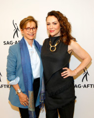 Alyssa Milano - May 06: SAG-AFTRA Panel Discussion on Deepfakes фото №1187191