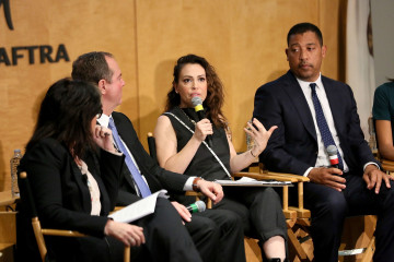 Alyssa Milano - May 06: SAG-AFTRA Panel Discussion on Deepfakes фото №1187184