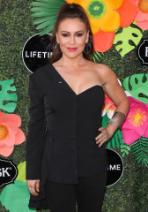 Alyssa Milano - May 20: Lifetime's Summer Luau  фото №1187687