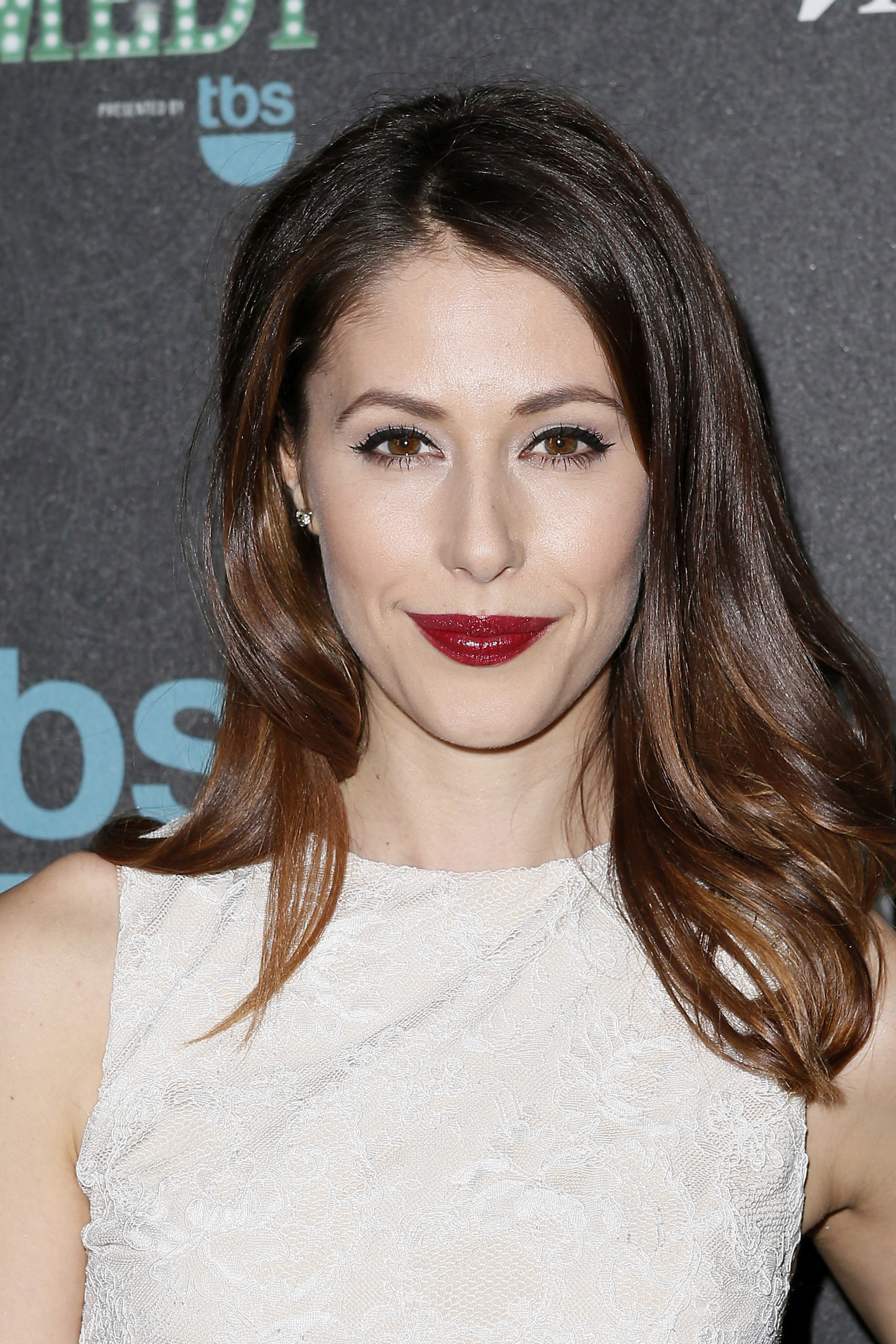 Аманда Крю (Amanda Crew)