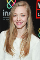 Amanda Seyfried - Good For A Laugh Comedy Benefit at Largo in LA 03/01/2019 фото №1149797