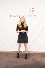 Amanda Seyfried - Theory x Inara Foundation in New York 11/15/2021 фото №1324276