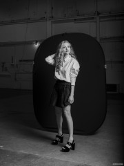Amanda Seyfried by Devin Oktar Yalkin for LA Times (2022) фото №1384406