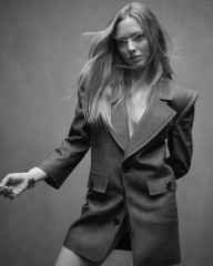 Amanda Seyfried by Mark Seliger for Heroine UK (May 2022) фото №1343033