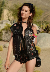 Amanda Steele at Paper x Pretty Little Thing Event – Coachella Valley Music  фото №956252